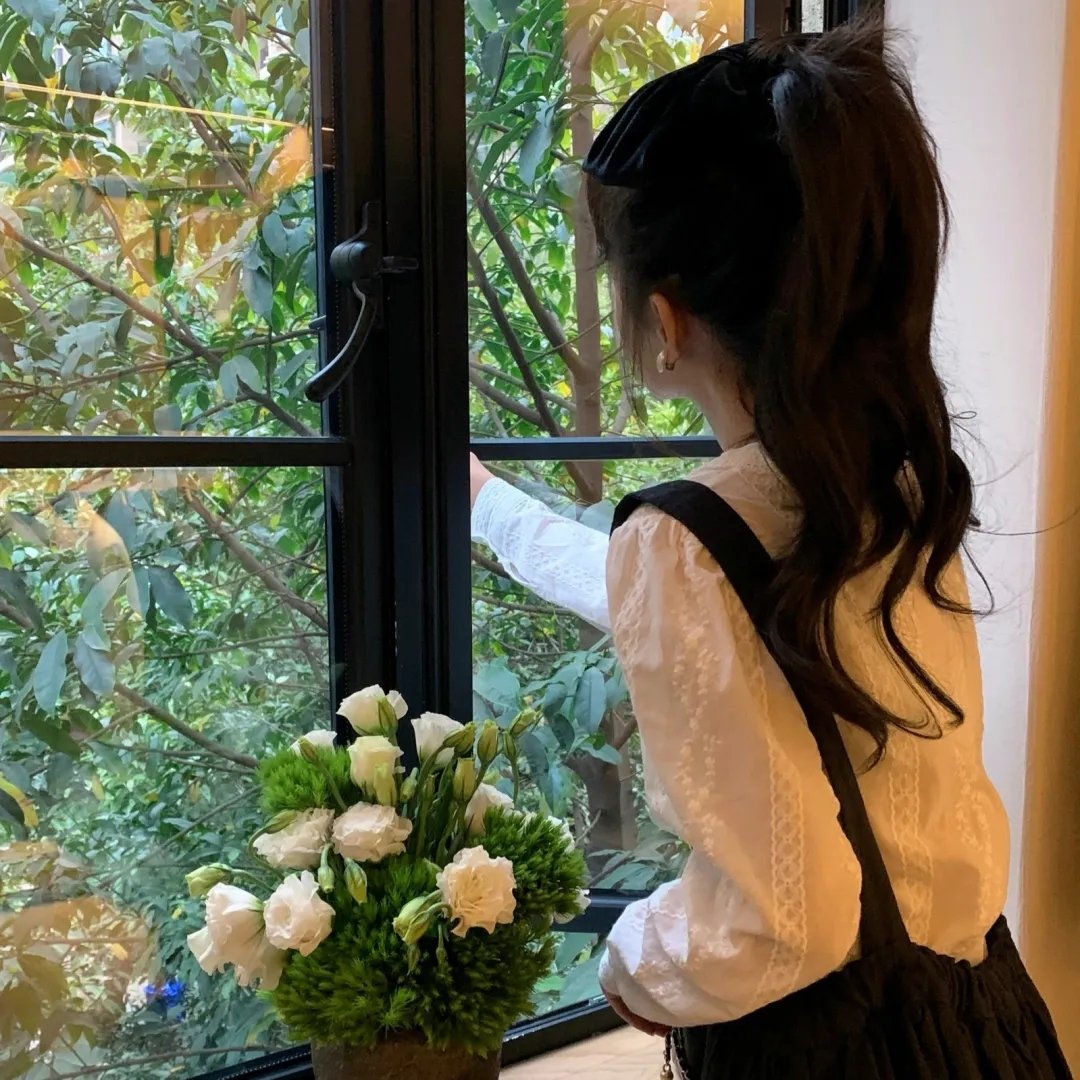 守寡五年无人问一朝龙胎天下知